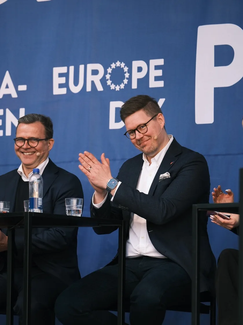The panel reacts and applauds